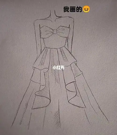 浅浅的画条裙子