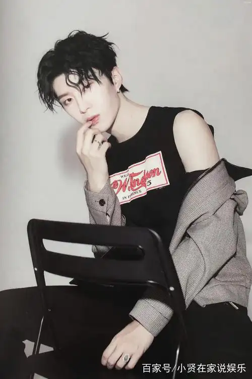 范丞丞各期杂志写真,出道后的他魅力十足!