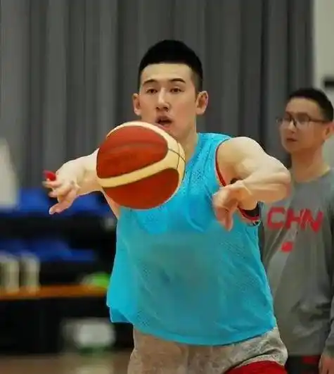 看了付豪的缺席12人名单,才知道乔尔杰维奇还是懂球的_廖三宁_杜润旺