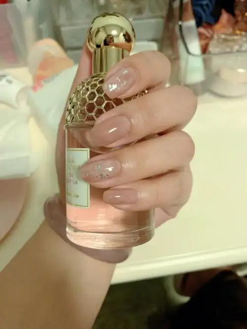 美甲浅色温柔百搭