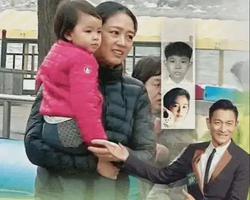 刘德华带妻女现身父亲灵堂11岁的刘向蕙颜值变化好大啊