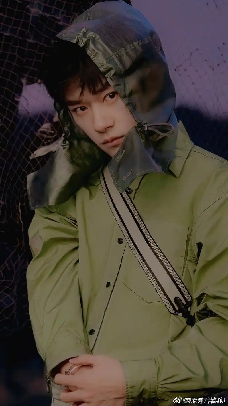 易烊千玺这什么神仙颜值阿,最后一张的千玺你们见过吗?