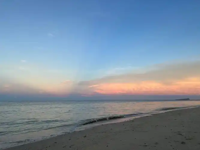 超安静的涠洲岛贝壳沙滩