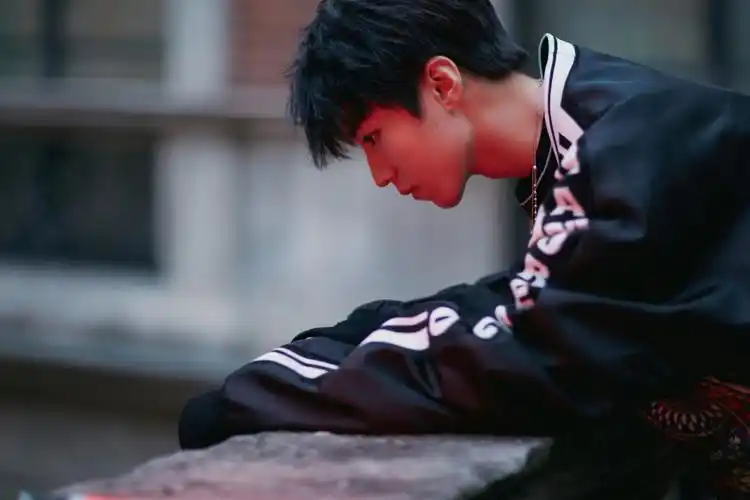 王俊凯4k桌面壁纸_4k明星图片高清壁纸_墨鱼部落格