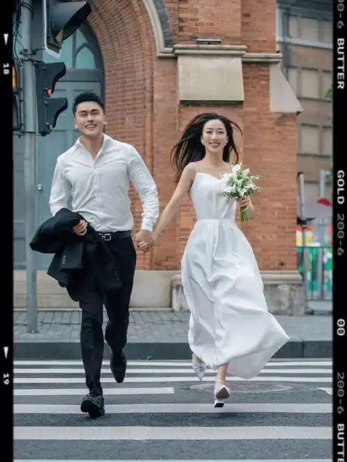 好喜欢我们的街拍婚纱照06纪实才好看75