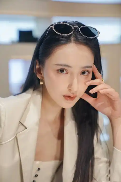 女神降临墨镜一带又美又酷