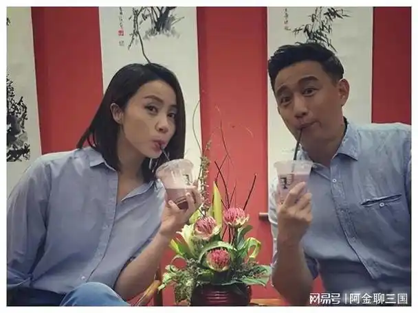 孙莉被黄磊追到手的时候才17岁看了旧照后才知道黄磊有多幸