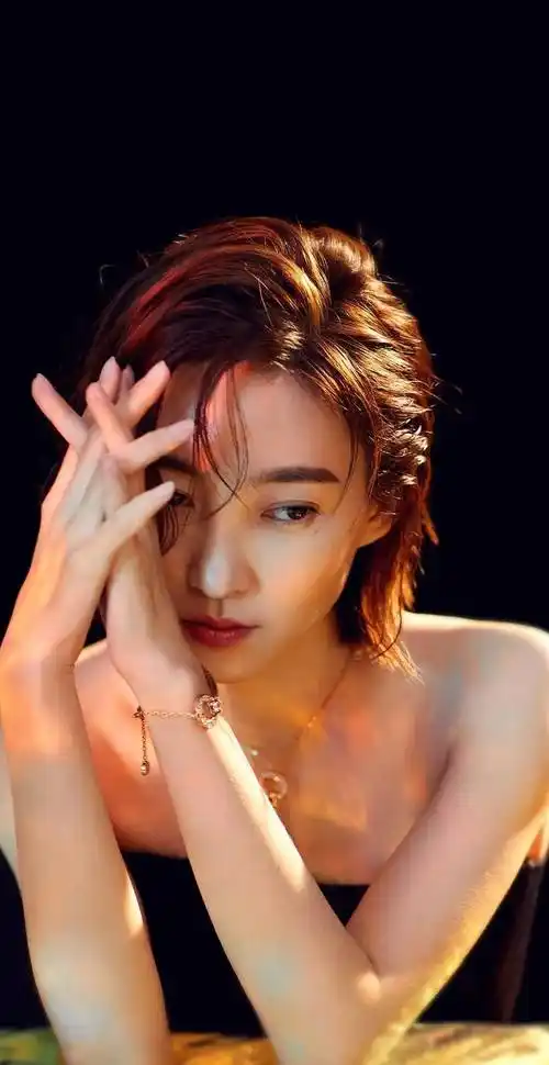 内蒙第一女星王丽坤性感美图!曾被誉是素颜女神身材火辣