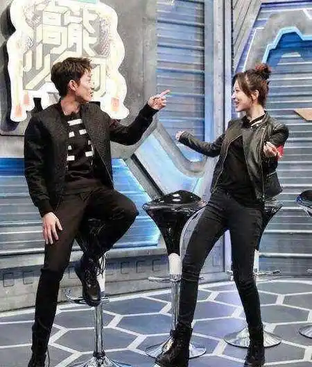 杨紫罕见夸奖张一山,张一山:"杨紫不损我,我就浑身难受"!