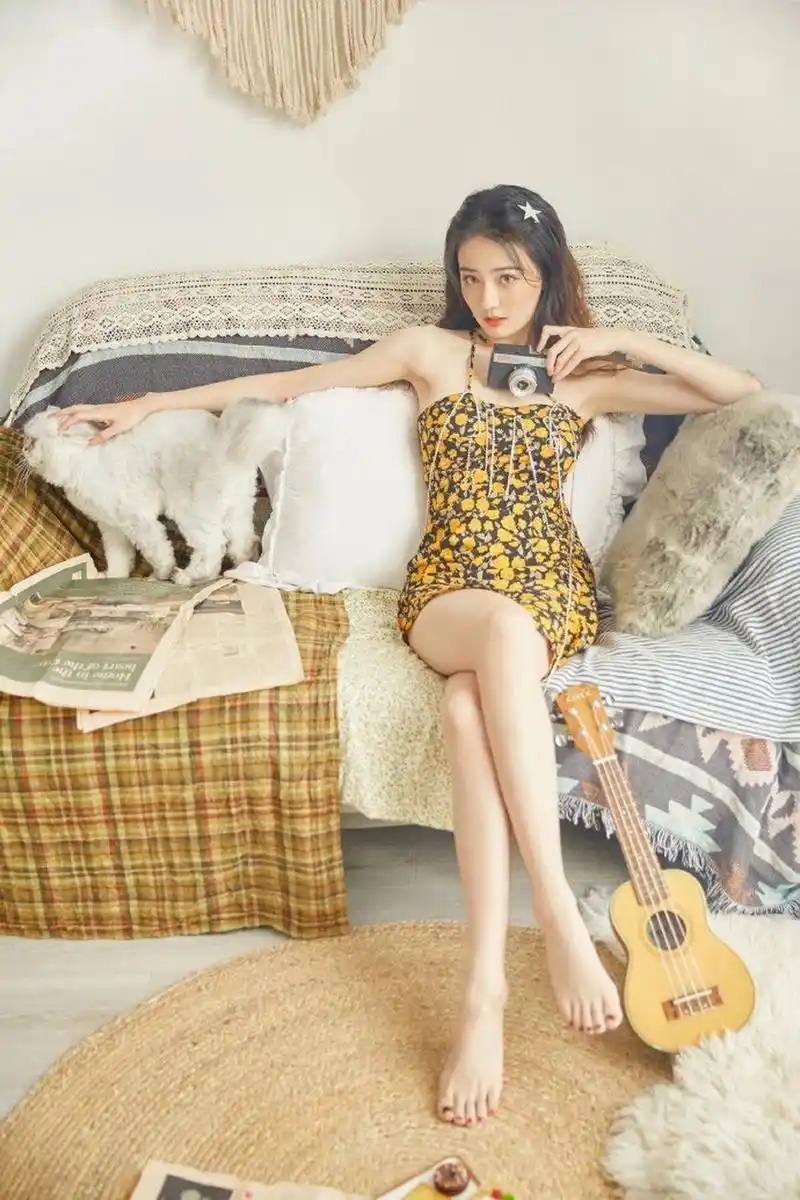 徐璐腿也太美了 这谁受得了6015|||#徐璐[话题]# #女明星[话题]