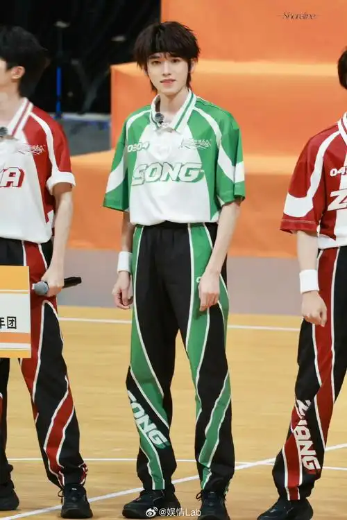 宋亚轩 海胆头##宋亚轩夏日运动会饭拍