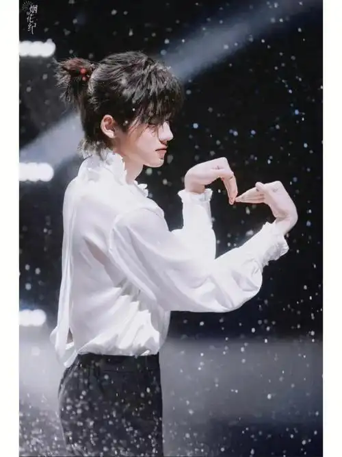 这次扎小辫感觉很不一样喔