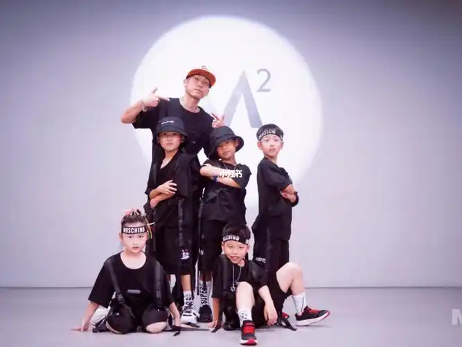 街舞_暑假_锦和路80号b座攻略_舞蹈_奥特曼_少儿街舞_萌娃_宝宝惨艺