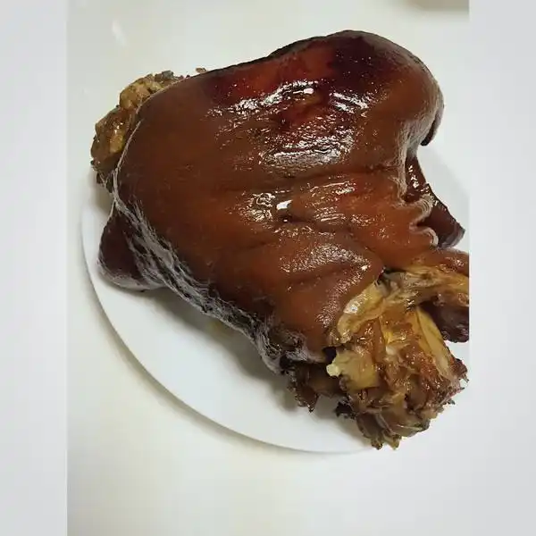 炖肘子时,记住这3个"关键步骤",肘子香甜入味,比饭店还好吃