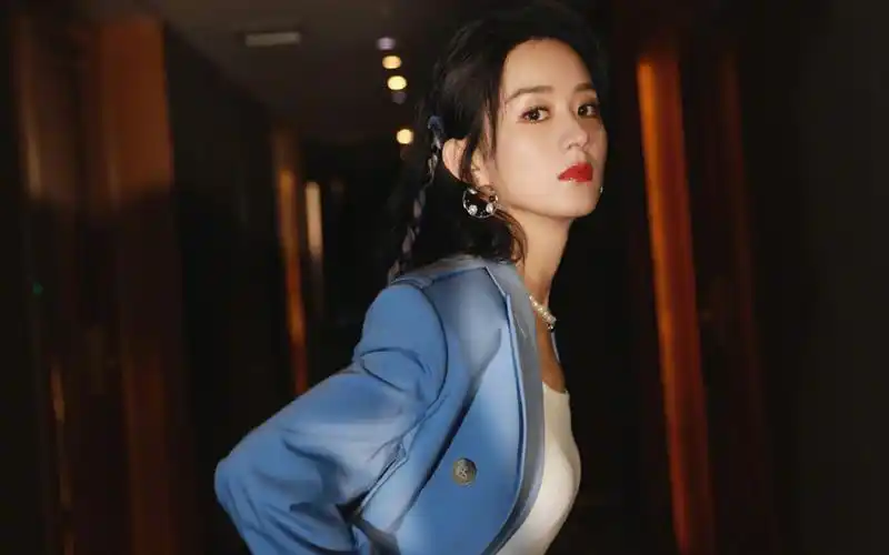 首页 桌面壁纸 大陆明星 赵丽颖粉蓝编发甜酷高清桌面壁纸(4/ 8) 2020