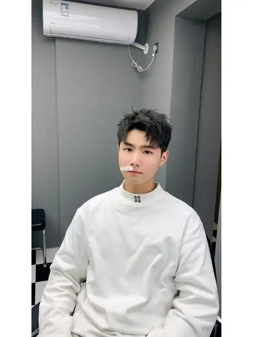 不连接的碎盖 烟花摩根烫 自然好打理 不炸毛少年感