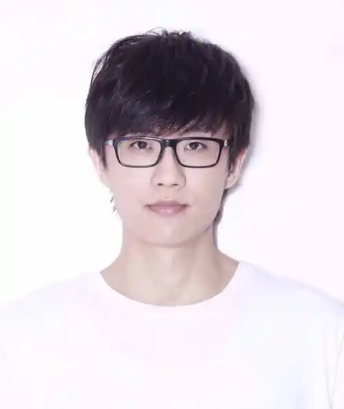 明星高颜值证件照:肖战太仙像校草,baby太飒,陈伟霆让人惊艳!