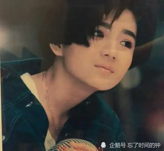 这个低调的女人叫曾哲贞,曾经出演过90年代红极一时的电视剧《婉君》