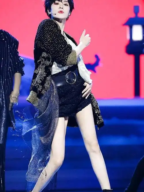 晒出你的"女团腿"