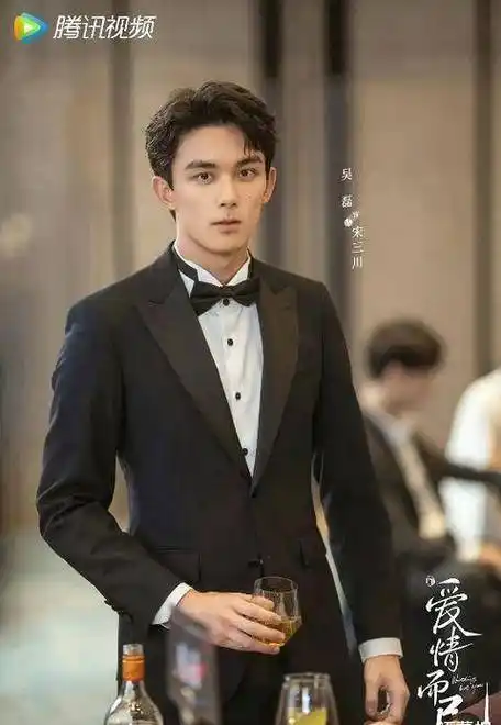 他认为另一半应该热爱运动,乐观而不忧虑.