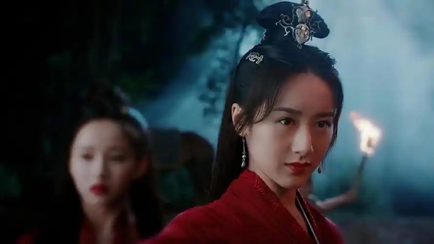 袁冰妍《听雪楼》红衣剧照图片壁纸