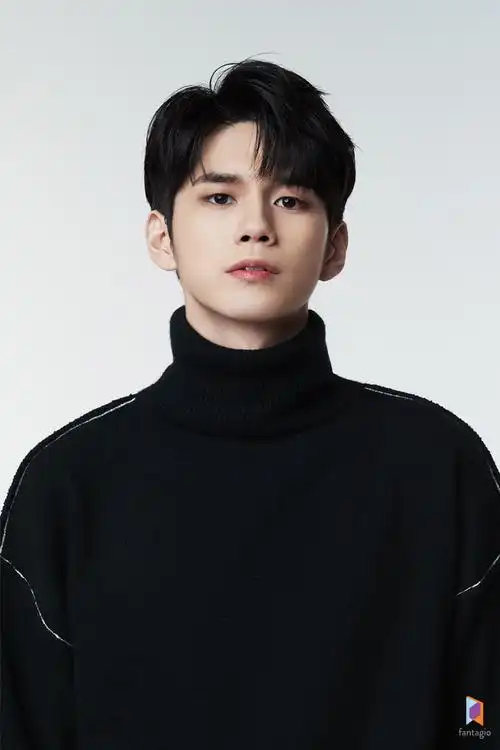 恭喜邕圣佑提名百想新人男演员