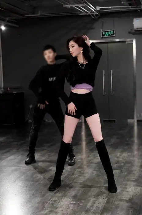 江疏影生日跳7rings