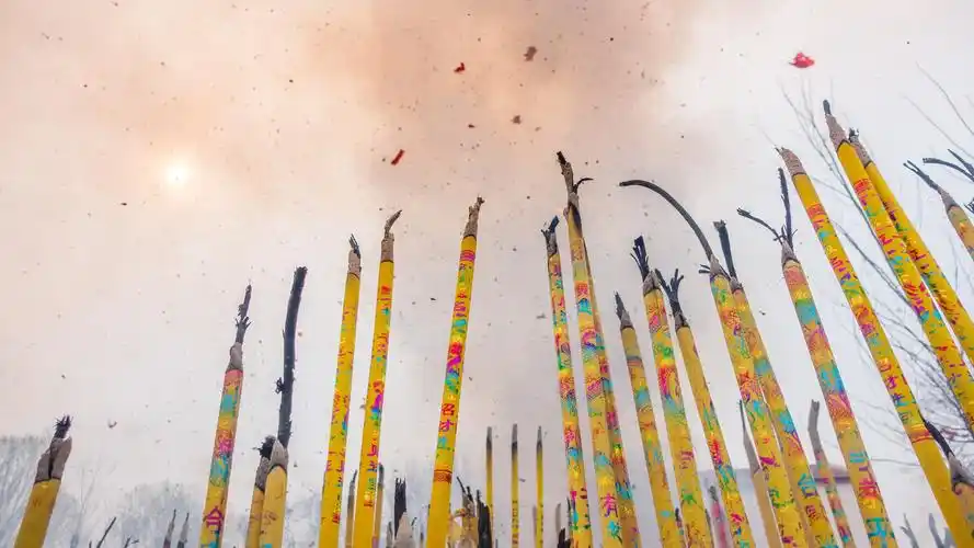 高香烧起,节节高,拍摄于2016年二月初七