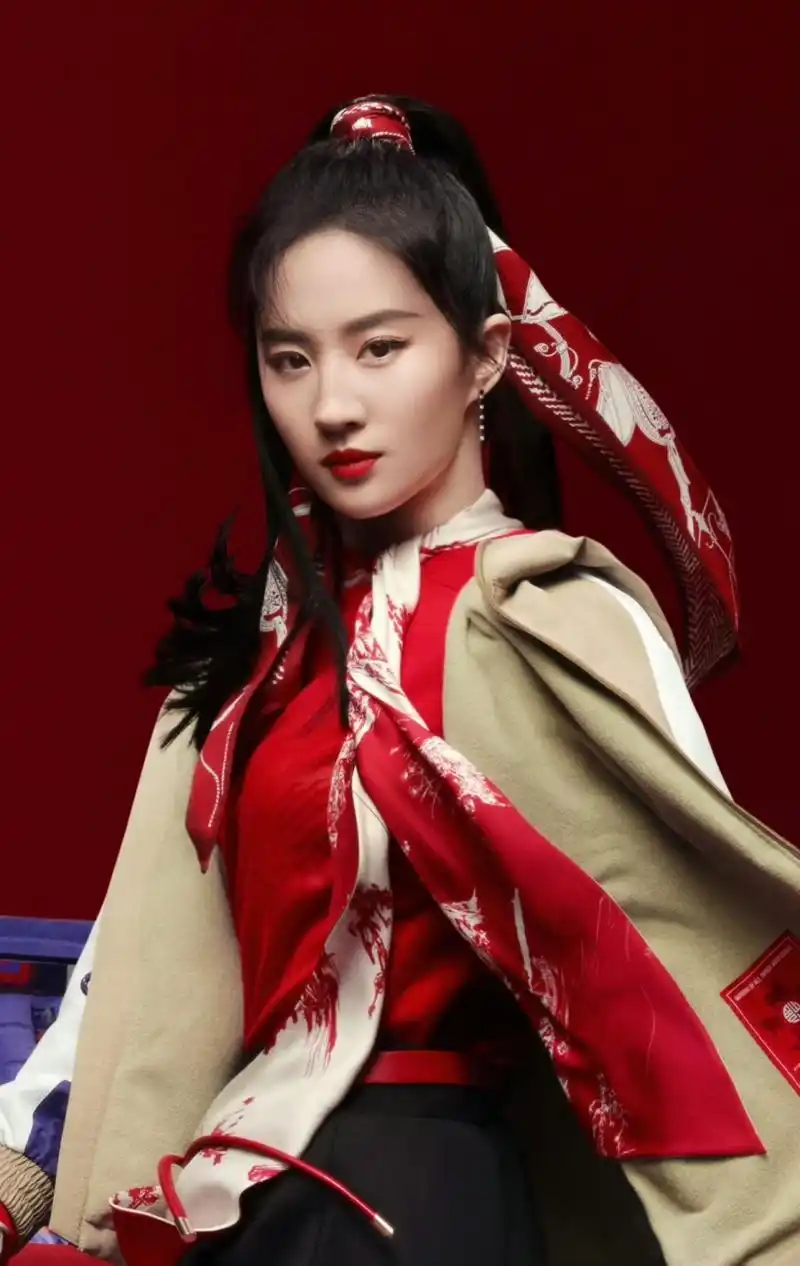 刘亦菲高马尾扎头好看