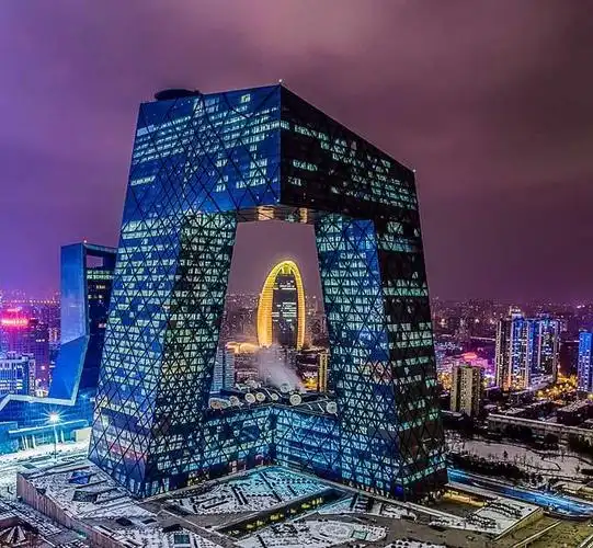 他爬上许多北京地标建筑,记录别样的"京华烟云"!