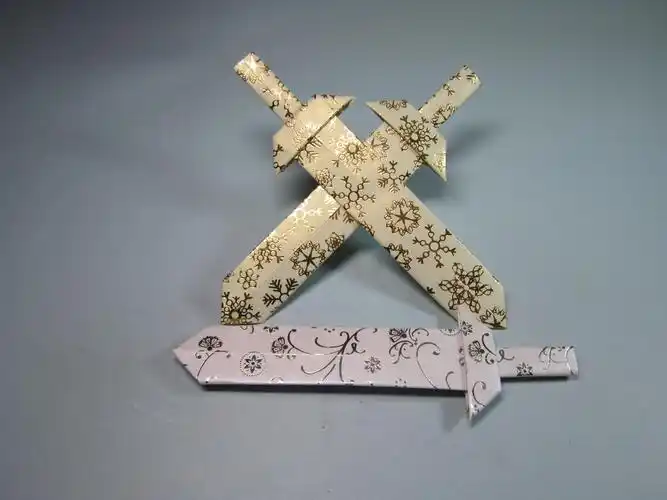 手工折纸宝剑,3分钟就能学会简单宝剑的折法