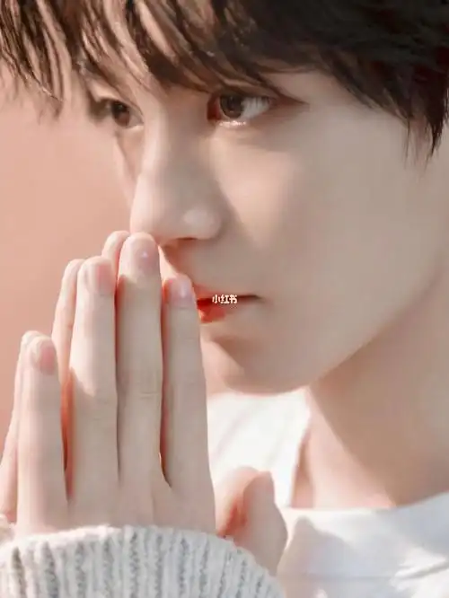 王俊凯真的是连指甲盖都这么好看06