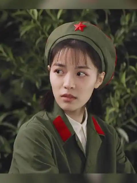 钟楚曦穿军装梦回芳华