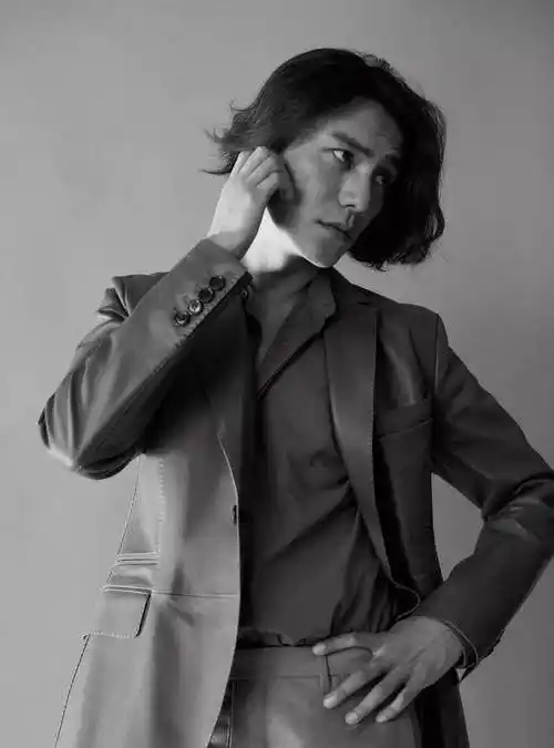 陈坤杂志封面请换个发型,长头发像中年邋遢阿姨_长发_造型_照片