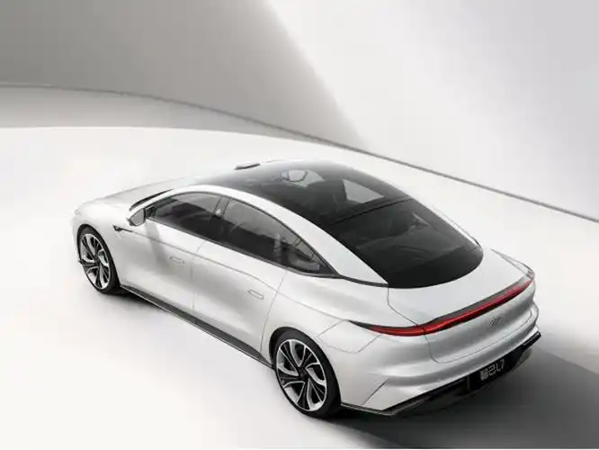 新能源纯电动轿车智己l7,动力充沛,百公里加速成绩低至3.87秒