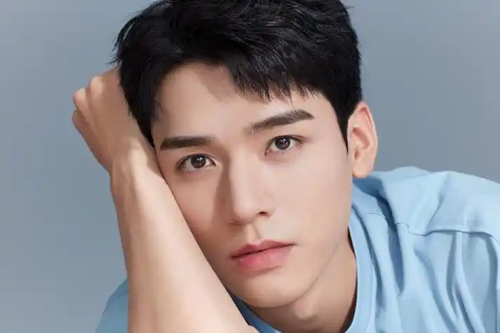 9位气质硬朗的中国式美男子 这九位男明星各自拥有独特的魅力,是真正