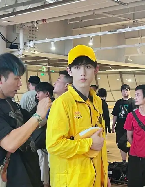 郭俊辰好帅的外卖小哥