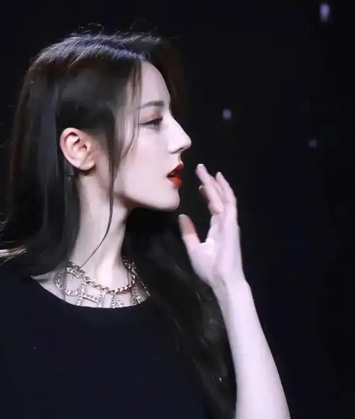 迪丽热巴·迪力木拉提——一侧足以惊艳