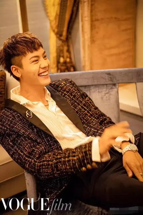 陈伟霆的逆生长新发型,充满少年感!