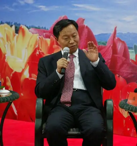 崔杰市长答媒体问