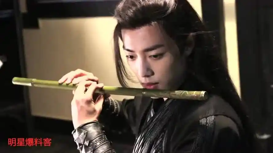 肖战同学在陈情令里玩笛子的花絮