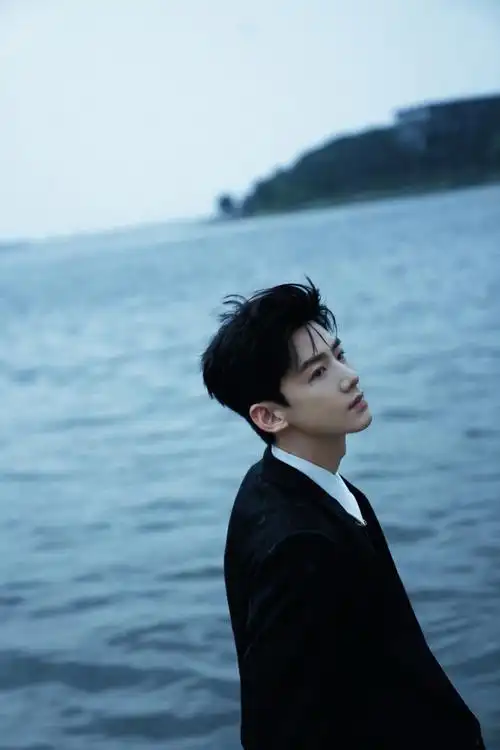 白敬亭栩栩华生盛典出图##白敬亭自在静谧写真