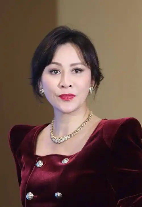 刘嘉玲回应删杨颖好友,几年在微信上没有交流的,我可能就忘了加_baby