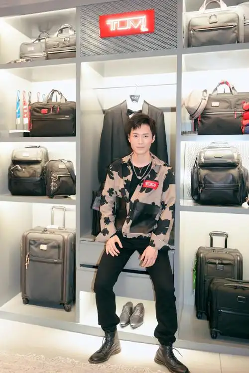 茅子俊中文名:茅子俊/国籍:中国/星座:摩羯座血型:a型/身高:179cm