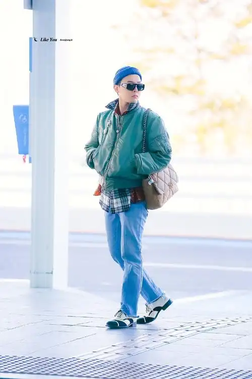 权志龙出席香奈儿2020春夏高定秀汇总贴 离开会场