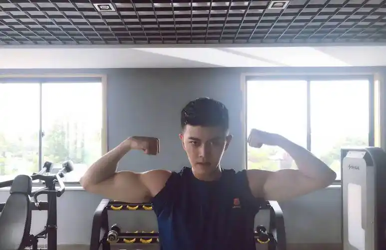 原创面瘫脸的陆大人变身醋王各种撒娇求抱抱这样的任嘉伦谁能受住