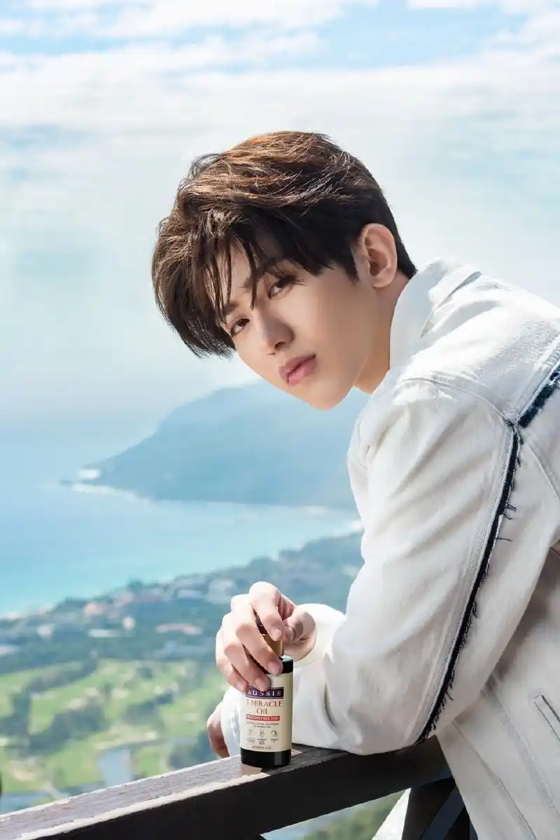 蔡徐坤绝美高清图大放送 每一张都是画报级别的帅气迷人