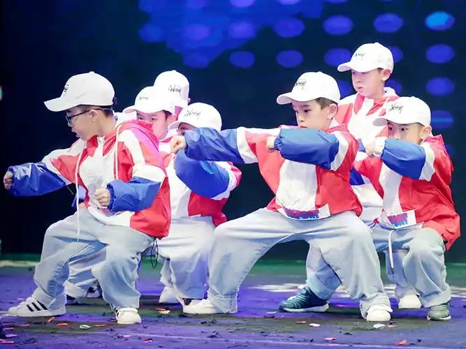 4岁孩子可以学街舞吗?