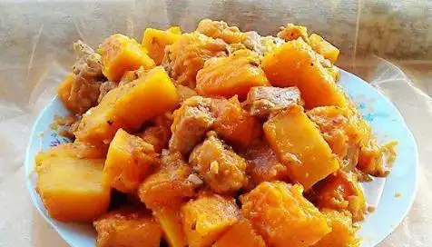 南瓜焖排骨怎么做最有营养