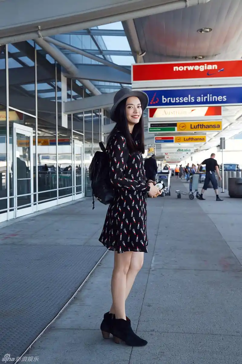 组图:姚晨最新机场街拍曝光 妩媚俏皮随性吸睛_高清图集_新浪网